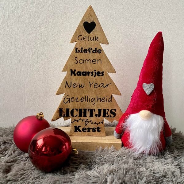 Houten kerstboom Houten kerstboom geschilderd